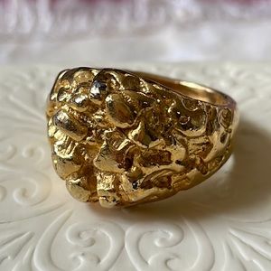 Gold plated metal nugget style ring size 9.5 heavy 19.3 g